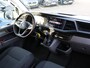 Volkswagen Transporter 2.0 TDI L2 DC Highline 150pk Automaat | Navi | Adaptive cruise control | App-Connect | Camera | LED |  Bijrijdersbank | Glaslook panelen |  Afneembare trekhaak | Betimmering |