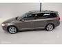 Volvo V70 2.5T Momentum AUTOMAAT / LEER / TREKHAAK