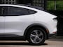 Ford Mustang Mach-E EXTENDED RWD 98kWh/ TECHNOLOGY PACK PLUS/ 4 NIEUWE ALL-SEASON BANDEN/ SOH 93%
