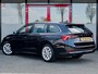 Skoda Octavia Combi 1.0 e-TSI Business Edition Plus | Trekhaak (afneembaar) | Stoelverwarming | Stuurwiel Verwarmd | HUD | Camera | Dode Hoek Detectie | LED Crystal Lightning | Metallic Lak | Lichtmetalen Velgen |