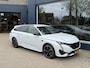 Peugeot e-308 SW GT Avantage EV 54 kWh | Nieuwe Auto | Tot 8 jaar Garantie | Tot 420 Km WLTP | Alcantara Executive Pack | 360 Graden Camera | Navigatie | Stoelverwarming & Massage | Warmtepomp | Draadloze Telefoonlader | Keyless Entry | Elektrische Kofferklep | 18" Lichtmetalen Velgen | Climate Control | Adaptieve Cruise Control met Drive Assist | Full LED Verlichting |