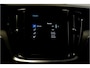 Volvo V60 Cross Country 2.0 B5 AWD 185kW/250pk Aut8 Ultimate BOWERS&WILKINS + PANORAMADAK + ADAPT.CRUISE + HEAD-UP + STOELMASSAGE + EL.TREKHAAK + STOELVERWARMING&-KOELING + 360 CAMERA + BLIS + KEYLESS ENTRY&GO + LANE ASSIST + PARKSENSOREN V&A + 19" LM-VELGEN!!