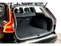 Volvo V60 Cross Country 2.0 B5 AWD 185kW/250pk Aut8 Ultimate BOWERS&WILKINS + PANORAMADAK + ADAPT.CRUISE + HEAD-UP + STOELMASSAGE + EL.TREKHAAK + STOELVERWARMING&-KOELING + 360 CAMERA + BLIS + KEYLESS ENTRY&GO + LANE ASSIST + PARKSENSOREN V&A + 19" LM-VELGEN!!