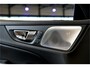 Volvo V60 Cross Country 2.0 B5 AWD 185kW/250pk Aut8 Ultimate BOWERS&WILKINS + PANORAMADAK + ADAPT.CRUISE + HEAD-UP + STOELMASSAGE + EL.TREKHAAK + STOELVERWARMING&-KOELING + 360 CAMERA + BLIS + KEYLESS ENTRY&GO + LANE ASSIST + PARKSENSOREN V&A + 19" LM-VELGEN!!