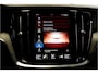Volvo V60 Cross Country 2.0 B5 AWD 185kW/250pk Aut8 Ultimate BOWERS&WILKINS + PANORAMADAK + ADAPT.CRUISE + HEAD-UP + STOELMASSAGE + EL.TREKHAAK + STOELVERWARMING&-KOELING + 360 CAMERA + BLIS + KEYLESS ENTRY&GO + LANE ASSIST + PARKSENSOREN V&A + 19" LM-VELGEN!!