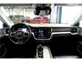 Volvo V60 Cross Country 2.0 B5 AWD 185kW/250pk Aut8 Ultimate BOWERS&WILKINS + PANORAMADAK + ADAPT.CRUISE + HEAD-UP + STOELMASSAGE + EL.TREKHAAK + STOELVERWARMING&-KOELING + 360 CAMERA + BLIS + KEYLESS ENTRY&GO + LANE ASSIST + PARKSENSOREN V&A + 19" LM-VELGEN!!