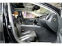 Volvo V60 Cross Country 2.0 B5 AWD 185kW/250pk Aut8 Ultimate BOWERS&WILKINS + PANORAMADAK + ADAPT.CRUISE + HEAD-UP + STOELMASSAGE + EL.TREKHAAK + STOELVERWARMING&-KOELING + 360 CAMERA + BLIS + KEYLESS ENTRY&GO + LANE ASSIST + PARKSENSOREN V&A + 19" LM-VELGEN!!