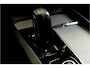 Volvo V60 Cross Country 2.0 B5 AWD 185kW/250pk Aut8 Ultimate BOWERS&WILKINS + PANORAMADAK + ADAPT.CRUISE + HEAD-UP + STOELMASSAGE + EL.TREKHAAK + STOELVERWARMING&-KOELING + 360 CAMERA + BLIS + KEYLESS ENTRY&GO + LANE ASSIST + PARKSENSOREN V&A + 19" LM-VELGEN!!