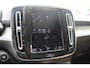 Volvo XC40 T4 190PK AUT8 Inscription | Adaptive Cruise & Pilot Assist | Panoramisch Schuif-/Kanteldak | Power Seats incl. Memory | Semi elektr. trekhaak | Lederen Bekleding | Stoelverwarming | 360 Camera | Elektr. Achterklep |
