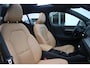 Volvo XC40 T4 190PK AUT8 Inscription | Adaptive Cruise & Pilot Assist | Panoramisch Schuif-/Kanteldak | Power Seats incl. Memory | Semi elektr. trekhaak | Lederen Bekleding | Stoelverwarming | 360 Camera | Elektr. Achterklep |
