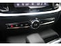 Volvo V60 T6 350PK Plug-in hybrid AWD Core | Adaptive Cruise & Pilot Assist | Parkeercamera | Verwarmbare Voor- en Achterstoelen | Stuurverwarming | 2-Weg Lendesteunverstelling | Google Services | 18 inch Lichtmetalen Velgen | Apple Carplay |