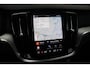Volvo V60 T6 350PK Plug-in hybrid AWD Core | Adaptive Cruise & Pilot Assist | Parkeercamera | Verwarmbare Voor- en Achterstoelen | Stuurverwarming | 2-Weg Lendesteunverstelling | Google Services | 18 inch Lichtmetalen Velgen | Apple Carplay |
