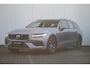 Volvo V60 T6 350PK Plug-in hybrid AWD Core | Adaptive Cruise & Pilot Assist | Parkeercamera | Verwarmbare Voor- en Achterstoelen | Stuurverwarming | 2-Weg Lendesteunverstelling | Google Services | 18 inch Lichtmetalen Velgen | Apple Carplay |