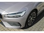 Volvo V60 T6 350PK Plug-in hybrid AWD Core | Adaptive Cruise & Pilot Assist | Parkeercamera | Verwarmbare Voor- en Achterstoelen | Stuurverwarming | 2-Weg Lendesteunverstelling | Google Services | 18 inch Lichtmetalen Velgen | Apple Carplay |
