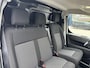 Citroën Jumpy 2.0 BlueHDI 145 PK L2 Club | Automaat | Zakelijk BPM Vrij | 3-Zits | Slechts 14.670 KM | Navigatie | Airco | Volledige Betimmering Laadruimte | Adaptieve Cruise Control | Dode Hoek Detectie | Apple Carplay & Android Auto | DAB+ Radio | Mistlampen | Parkeersensoren V+A |