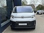 Citroën Jumpy 2.0 BlueHDI 145 PK L2 Club | Automaat | Zakelijk BPM Vrij | 3-Zits | Slechts 14.670 KM | Navigatie | Airco | Volledige Betimmering Laadruimte | Adaptieve Cruise Control | Dode Hoek Detectie | Apple Carplay & Android Auto | DAB+ Radio | Mistlampen | Parkeersensoren V+A |