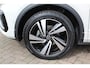 Volkswagen T-Roc 1.5-150pk R-Line Edition DSG-AUTOMAAT ! Gun u het comfort en gemak van een automaat ! Slechts 16.000km ! Winterpakket, Adapt. Cruise Control, Climate Control, Camera, CarPlay
