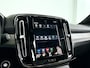 Volvo XC40 B4 Inscription | Panoramadak | Park assist | Cruise control | Elektrische stoelen