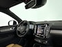 Volvo XC40 B4 Inscription | Panoramadak | Park assist | Cruise control | Elektrische stoelen
