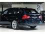 BMW 3-Serie Touring 318i M Sport Edition Pano|Shadowline|Hifi|Trekhaak|Xenon|NL auto|Aut6