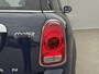 MINI Countryman 1.5 Cooper Chili / Dealer onderhouden / Glazen schuif- en kanteldak /  Stoelverwarming / Keyless Entry/Start / cruise control / Parkeersensoren Achter