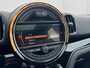 MINI Countryman 1.5 Cooper Chili / Dealer onderhouden / Glazen schuif- en kanteldak /  Stoelverwarming / Keyless Entry/Start / cruise control / Parkeersensoren Achter