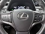 Lexus UX 250h Preference Line | Navigatie | Parkeersensoren voor+achter | Dodehoekdetectie |