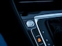 Volkswagen Golf Variant 1.4 TSI Highline Business R | Schuif/ Kantel Panorama Dak | Stoelverwarming | Adaptieve Cruise Control | Navigatie | Climate Control | Metallic Lak | Parkeersensoren | R-Line | ErgoActive | Massage Stoel |