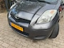 Toyota Yaris 1.0 VVTi Acces 5 deurs,l airco, elec pakket apk t/m 11-2026, 161.000 km dealer onderhouden, rijd perfect, nette auto