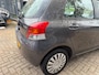 Toyota Yaris 1.0 VVTi Acces 5 deurs,l airco, elec pakket apk t/m 11-2026, 161.000 km dealer onderhouden, rijd perfect, nette auto