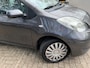Toyota Yaris 1.0 VVTi Acces 5 deurs,l airco, elec pakket apk t/m 11-2026, 161.000 km dealer onderhouden, rijd perfect, nette auto