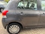 Toyota Yaris 1.0 VVTi Acces 5 deurs,l airco, elec pakket apk t/m 11-2026, 161.000 km dealer onderhouden, rijd perfect, nette auto