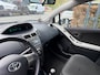 Toyota Yaris 1.0 VVTi Acces 5 deurs,l airco, elec pakket apk t/m 11-2026, 161.000 km dealer onderhouden, rijd perfect, nette auto