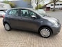 Toyota Yaris 1.0 VVTi Acces 5 deurs,l airco, elec pakket apk t/m 11-2026, 161.000 km dealer onderhouden, rijd perfect, nette auto