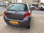 Toyota Yaris 1.0 VVTi Acces 5 deurs,l airco, elec pakket apk t/m 11-2026, 161.000 km dealer onderhouden, rijd perfect, nette auto
