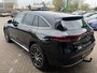 Mercedes-Benz EQC 400 4MATIC Premium Plus 80 kWh AMG LINE | BURMESTER | HEADUP DISPLAY DODEHOEK DETECTIE | NAVIGATIE | 360 CAMERA | PANORAMADAK | ADAPTIVE CRUISE CONTROL | PARKEERSENSOREN | ELE WEG KLAPBARE TREKHAAK | LED | APPLE CARPLAY | STOELVERWARMING |