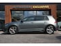 Volkswagen Golf 1.4 TSI Highline R-line ext, Digitale dash Botsherkenning Hillhold Adaptive cruise Parkeersensoren voor + achter