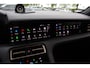 Porsche Taycan Cross Turismo 4 93 kWh / Vol opties! / SoH 90,3% / Panoramadak / 360Camera / Head-up / Achterasbesturing / Luchtvering / Sportdesign&Chrono / Adaptieve Stoelen / 21'' / Bose / Keyless / Stoelverwarming 4x / Stuurve