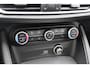 Alfa Romeo Stelvio 2.0 T AWD Super / Panoramadak / Camera / Leder / 19'' / CarPlay / Navigatie / Stoel+Stuurverwarming / DAB / Dodehoek / Cruise Control