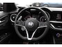 Alfa Romeo Stelvio 2.0 T AWD Super / Panoramadak / Camera / Leder / 19'' / CarPlay / Navigatie / Stoel+Stuurverwarming / DAB / Dodehoek / Cruise Control