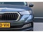 Skoda Octavia Combi 1.0 e-TSI Business Edition Plus Automaat | Virtual Cockpit | Head-up Display | Camera | Stoel- / stuurverwarming | Elektr. achterklep | Keyless
