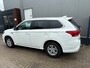 Mitsubishi Outlander 2.4 PHEV Pure / 1E EIGENAAR / APPLE CAR PLAY / STOELVERWARMING / CRUISE / ECC / NL-AUTO / TREKHAAK / CAMERA
