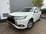 Mitsubishi Outlander 2.4 PHEV Pure / 1E EIGENAAR / APPLE CAR PLAY / STOELVERWARMING / CRUISE / ECC / NL-AUTO / TREKHAAK / CAMERA