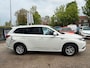 Mitsubishi Outlander 2.4 PHEV Pure / 1E EIGENAAR / APPLE CAR PLAY / STOELVERWARMING / CRUISE / ECC / NL-AUTO / TREKHAAK / CAMERA