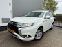 Mitsubishi Outlander 2.4 PHEV Pure / 1E EIGENAAR / APPLE CAR PLAY / STOELVERWARMING / CRUISE / ECC / NL-AUTO / TREKHAAK / CAMERA