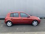 Renault Clio 1.2-16V Community met Airconditioning, LM & nw. APK – Inruil Mogelijk –