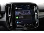 Volvo XC40 Recharge P8 AWD R-Design Panoramadak | Elektrische verwarmbare voorstoelen en stuurwiel | Premium audio by Harman Kardon | Keyless | Adaptieve cruise control | BLIS