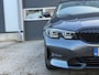 BMW 3-Serie 330e *JAAR GARANTIE* LED NAVI BT PDC STOELVERWARMING 18 INCH *APK 10-2027*
