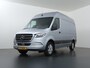 Mercedes-Benz Sprinter 319 CDI L2 H2 Select | 3 zits | LED Koplampen | Lichtmetalen Velgen | Achteruitrijcamera | Stoelverwarming | Parkeersensoren Achter | Wand Betimmering |