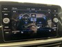 Volkswagen T-Roc 1.0 TSI R-line | Navigatie / Apple Carplay / Android Auto | Stoelverwarming | PDC V+A incl. Park Pilot | LED | LMV 18''